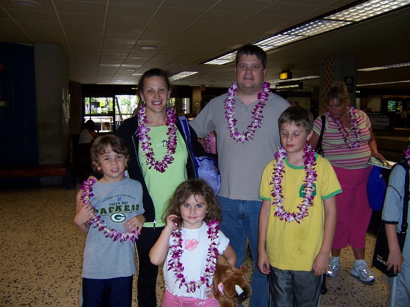 Family arriving in Hawaii.