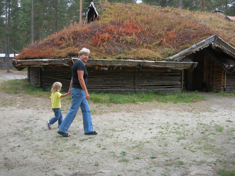 We visited a reconstruction of a North Swedish iron age village. This is Ulla and Greta