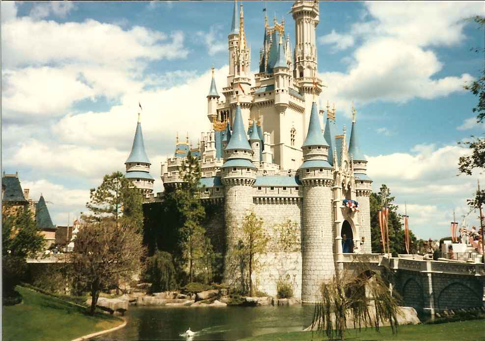 We Swedes visted DisneyWorld, Orlando, Florida. This is cinderellas Castle