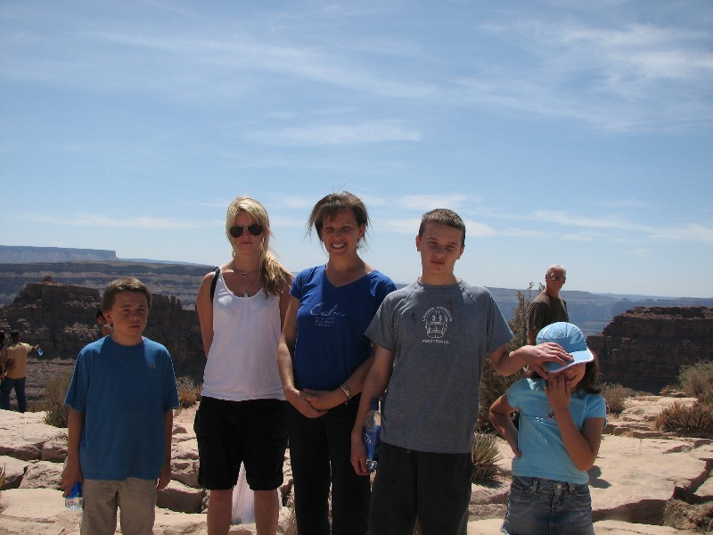 Family Wikman and Emelie at the Grand Canyon West