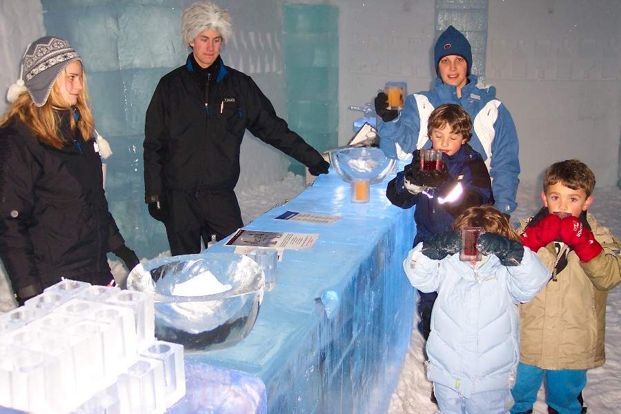 Claudia and the kids are having drinks in the Ice Bar