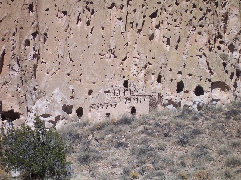 Bandalier Canyons contained hundreds of cave dwellings and rock buidings