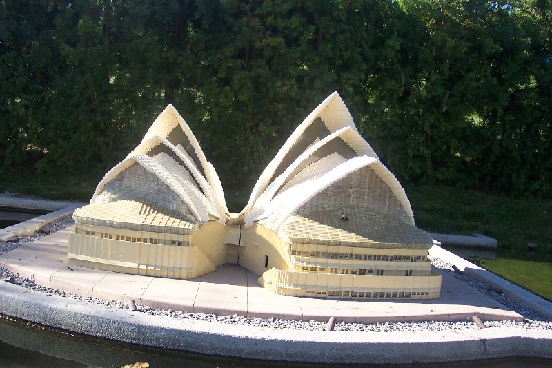 The opera house in Sydney in lego