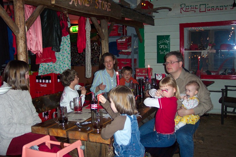 A Texas resturant in rnskldsvik, northern Sweden. Around the table clock wise; Pernilla, Jacob, Claudia, David, Stefan, Greta, Maria, and Alma