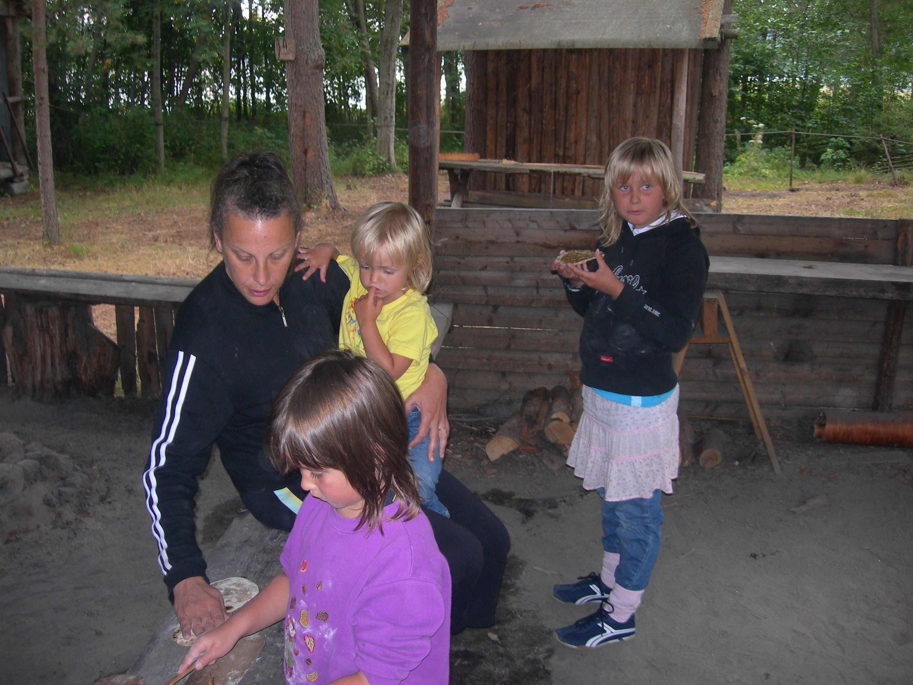 Claudia, Alma, Greta, Maria at the iron age village